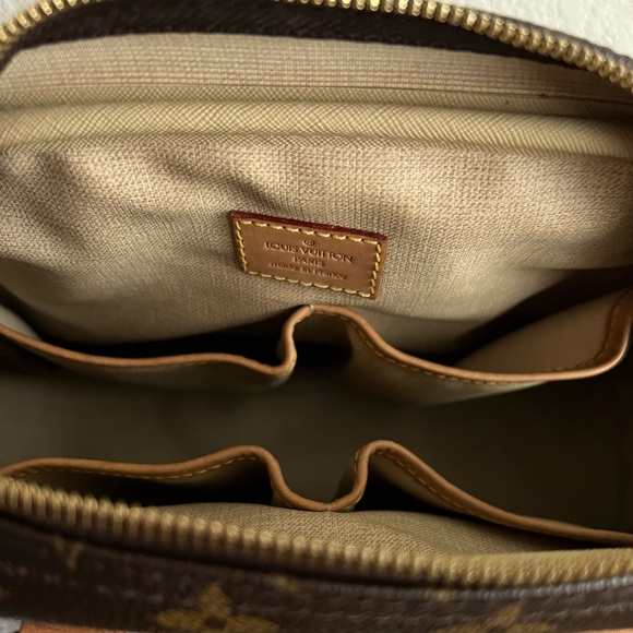 LOUIS VUITTON Trouville Monogram with LV strap - Picture 5 of 11